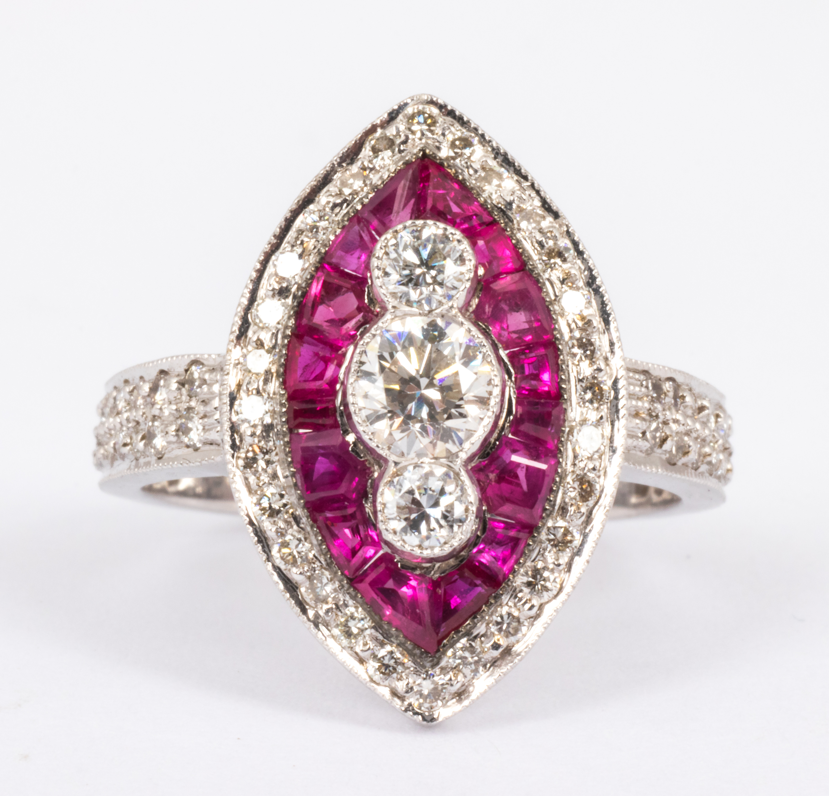 BIJOUX, MONTRES & ACCESSOIRES
