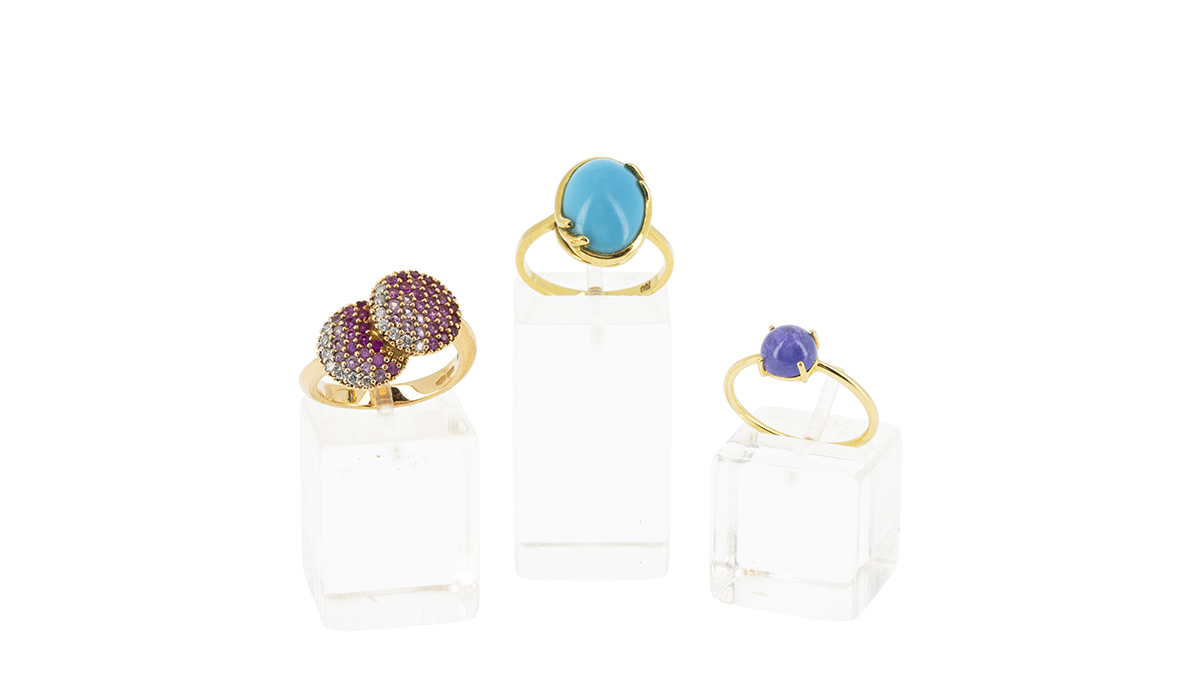 Watches, jewels and gems