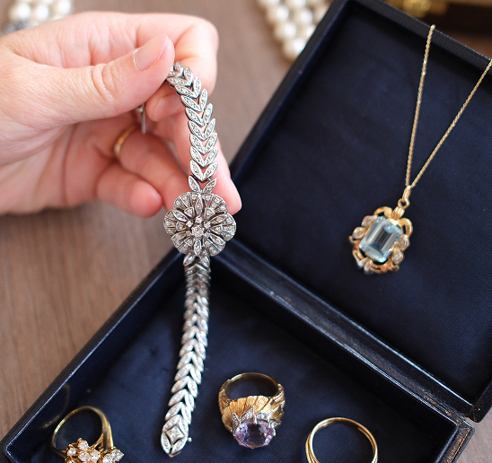 Jewellery, Watches & Numismatics
