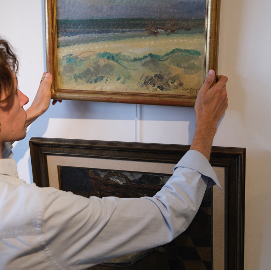 Paintings & Antiques